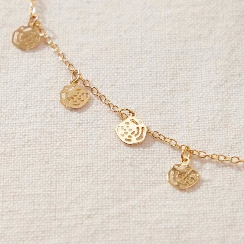 Clearance Flower charm necklace- Brand New - Picture 1 of 6
